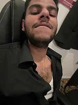 happyxsoulmaker Show in webcam