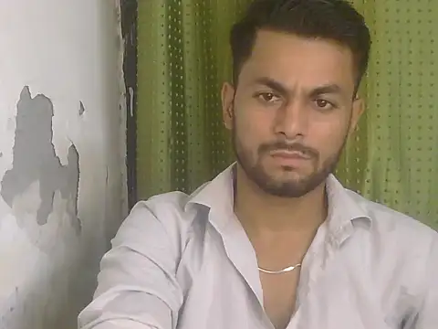 Stubborndesiboy Live XXX-chat