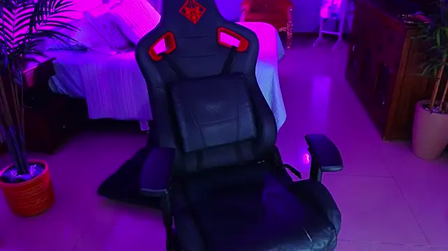 XXX chat uživo modela ambarEvans