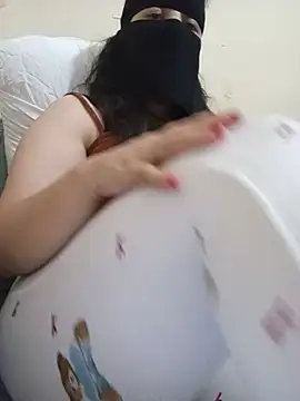 Czat XXX na żywo – Lara-_-28