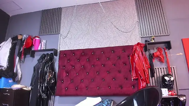 دردشة MikeHunteer الجنسية المباشرة