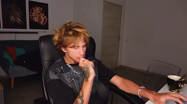 XXX chat uživo modela Denis_Wu