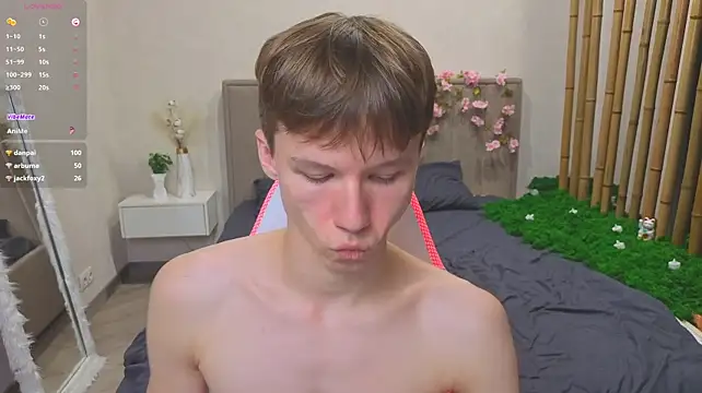 Chatroom XXX en direct de cuMte_boy