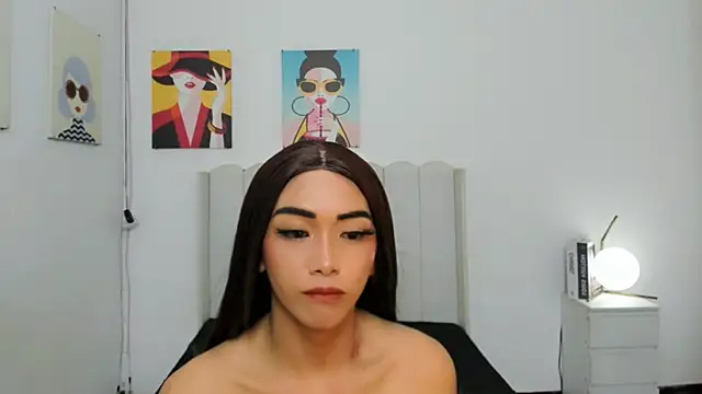 MirandaSterling élő XXX-chatje