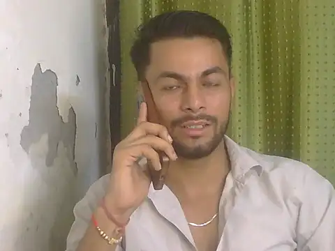 Stubborndesiboy's Live XXX Chat