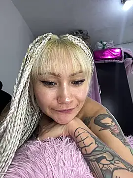 Adrii_White live XXX chat