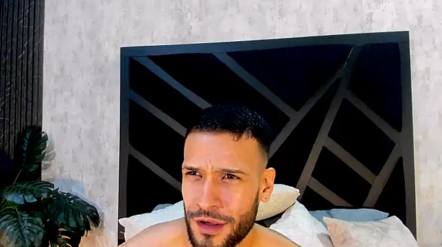 Chat +18 de Jacob_Benelli ao vivo