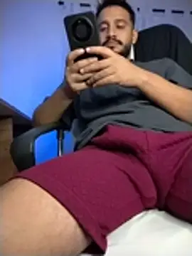 BadboyX333 live XXX chat