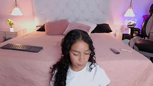 Novagh_ Chat XXX in diretta