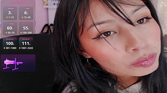 Miss_Charlottet Adlı Modelin Canlı XXX Sohbeti