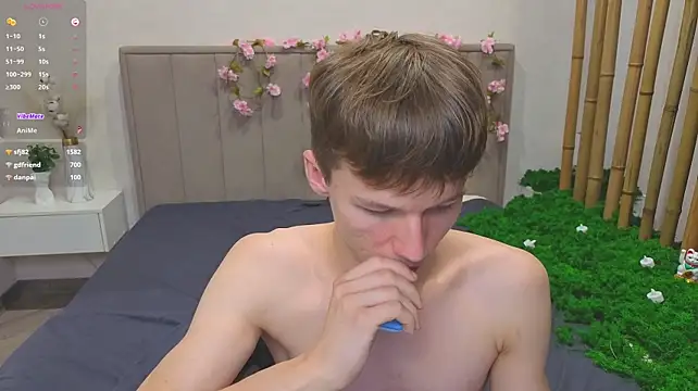 צ'אט XXX בשידור חי של cuMte_boy