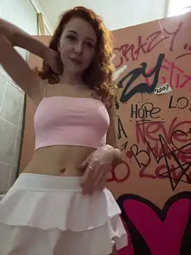 Haze24Red's Live XXX Chat