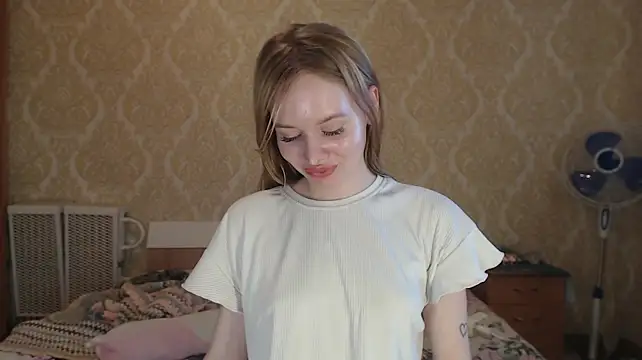 Kitkaat00 Adlı Modelin Canlı XXX Sohbeti