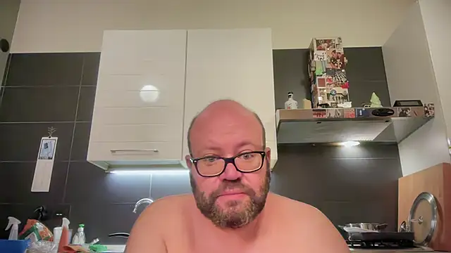 theitalianbear Chat XXX live