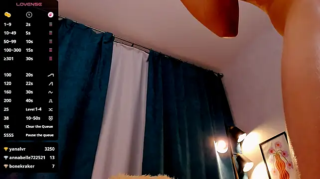 Živý XXX chat LillianShine