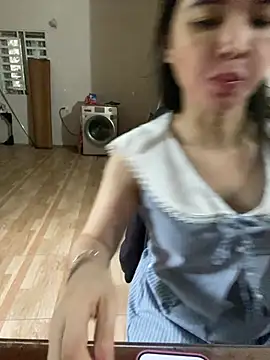 دردشة LiLi-Kirix99 الجنسية المباشرة