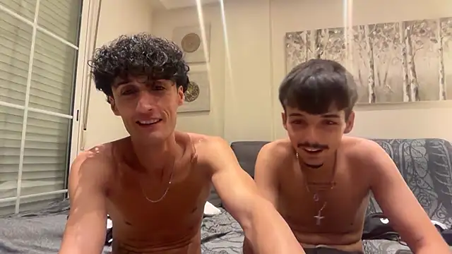دردشة latenightbros الجنسية المباشرة