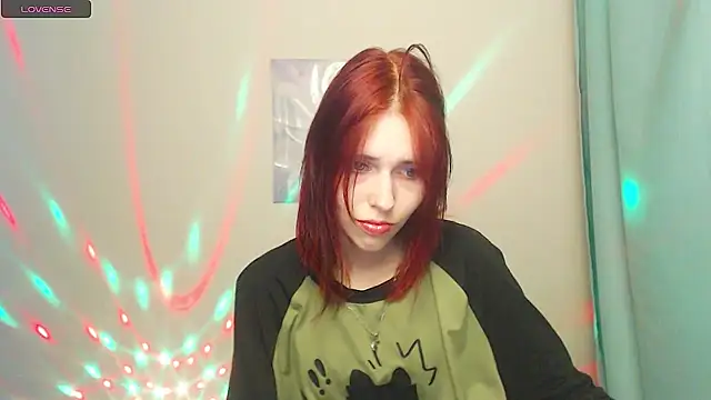 XXX chat uživo modela GuessMe___