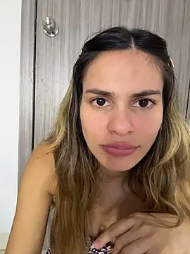 Czat XXX na żywo – cuteluci_