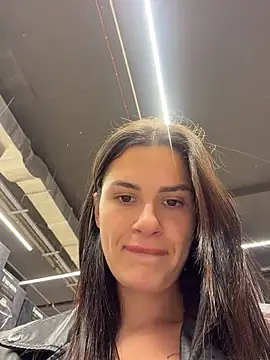 Chat +18 de MiraReach ao vivo