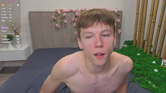 cuMte_boyのライブXXXチャット