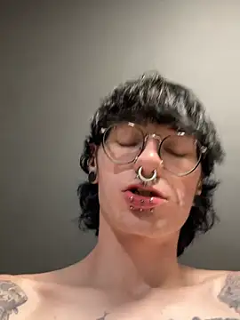 Онлайн чат XXX GothSadist