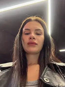 XXX chat uživo modela MiraReach