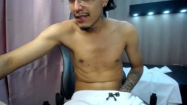 Chat XXX ao vivo de Tayson_Hot