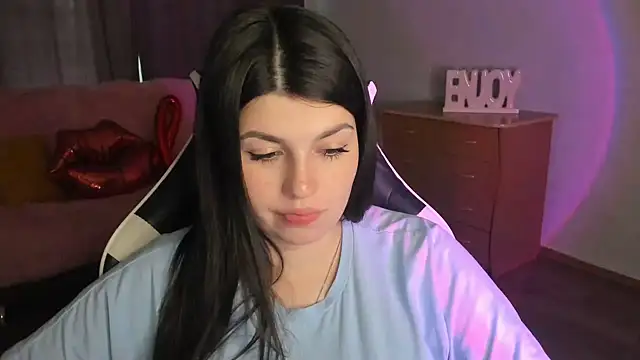 KisaModel's Live XXX Chat