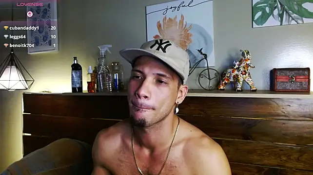 XXX chat uživo modela SonicJ25