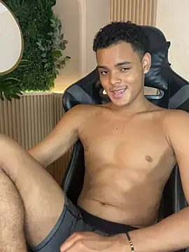 Chat +18 de engelthompson ao vivo