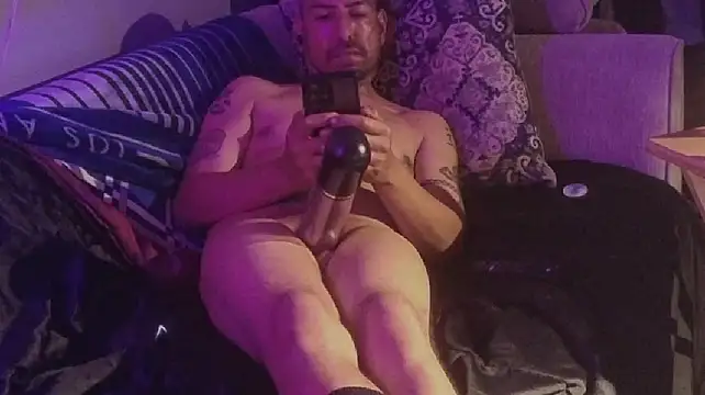 nakedtony81's Webcam Show