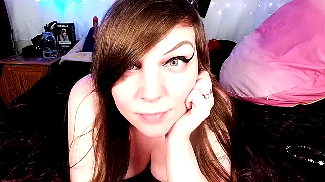 GamerGirlRoxyAndLee Chat XXX live