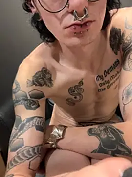 GothSadist's Live XXX Chat