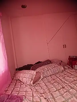 XXX chat uživo modela Strongshemail