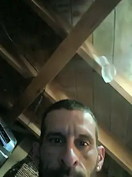 XXX chat uživo modela MrMighty0ne