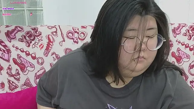 Czat XXX na żywo – Nadine_asian