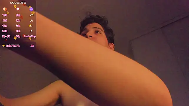 Michael_v77 Chat XXX in diretta