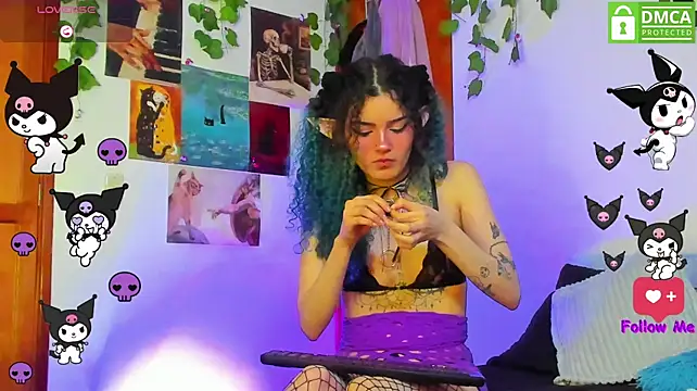 Bluedarkelf888 Adlı Modelin Canlı XXX Sohbeti