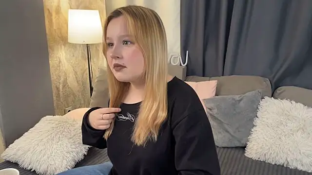 Honey_Nicol Adlı Modelin Canlı XXX Sohbeti