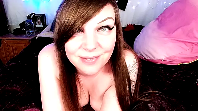 GamerGirlRoxyAndLee: онлайн-секс-чат