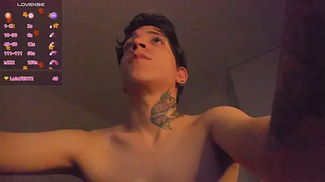 Michael_v77's Live XXX Chat