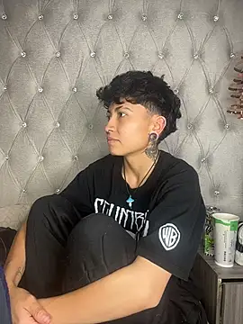 ian_mathias_'s Live XXX Chat