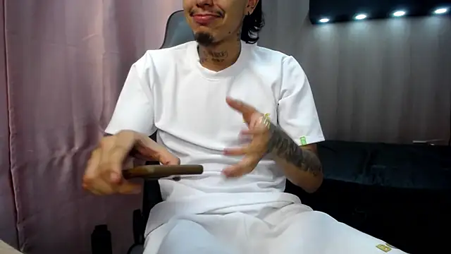 Chat XXX ao vivo de Tayson_Hot