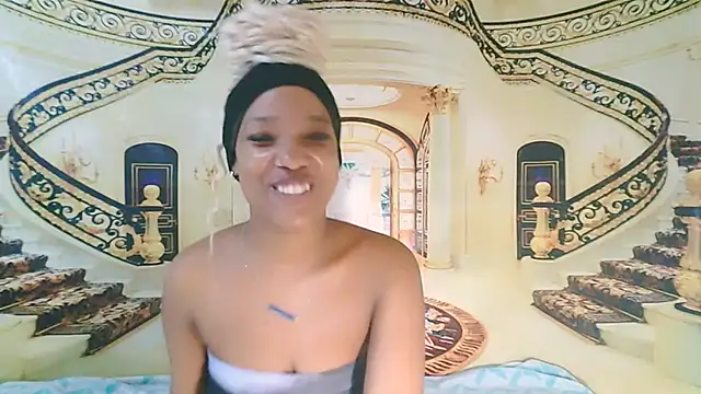 Chat +18 de EroticSexyPrada ao vivo