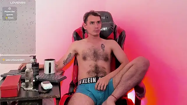 MikeSlav3 লাইভ XXX চ্যাট