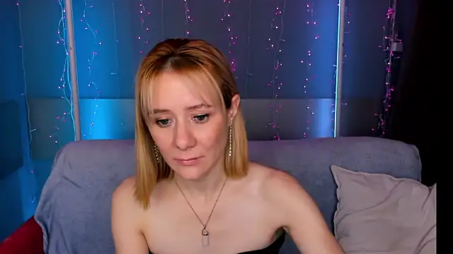 NikaBond's Live XXX Chat