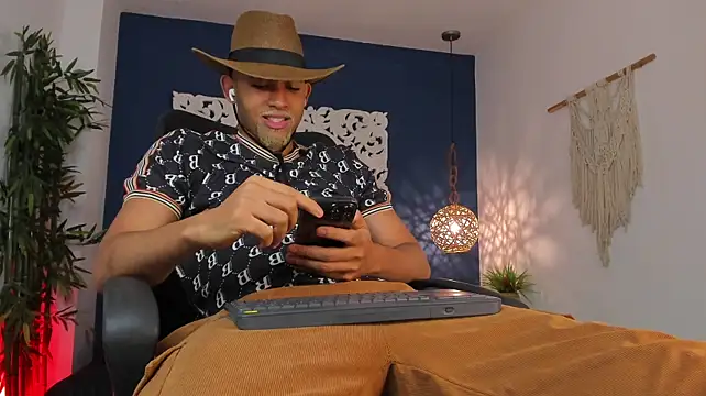 XXX chat uživo modela B_Wild