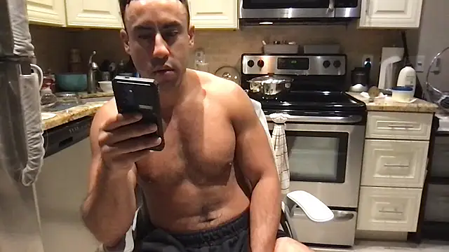 צ'אט XXX בשידור חי של BigGuyMuscle