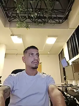 Chatroom XXX en direct de Juann-cock